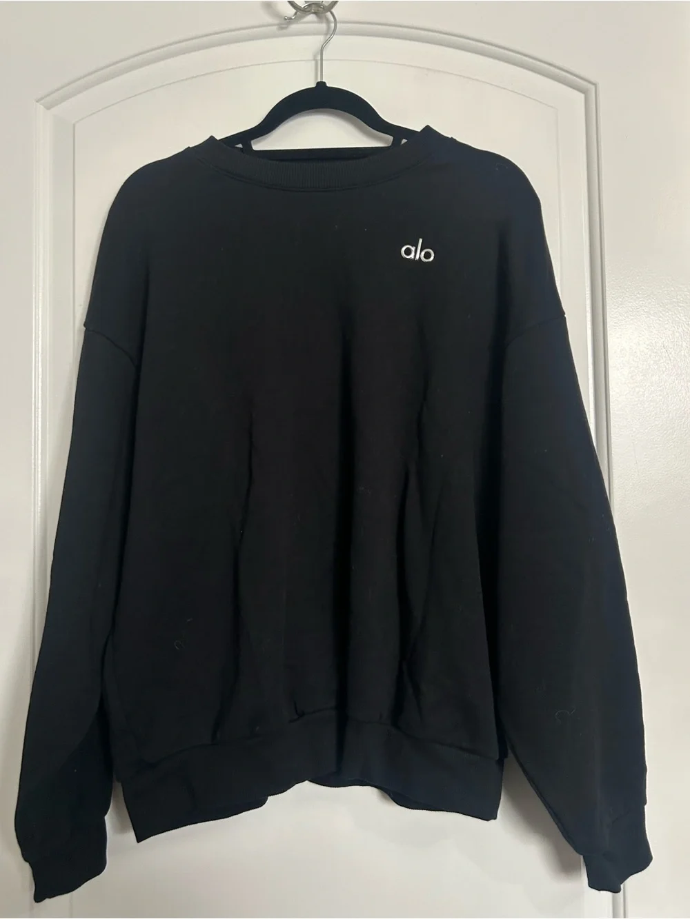 ALO Yoga Accolade Crew Neck Pullover in black size M chic lounge athleisure